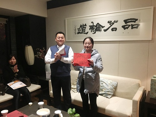 “天上不會(huì)掉餡餅，擼起袖子加油干” ——2017年度TST營(yíng)銷中心表彰大會(huì)